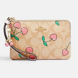 New Coach Cherry Heart Print Corner Zip Wristlet